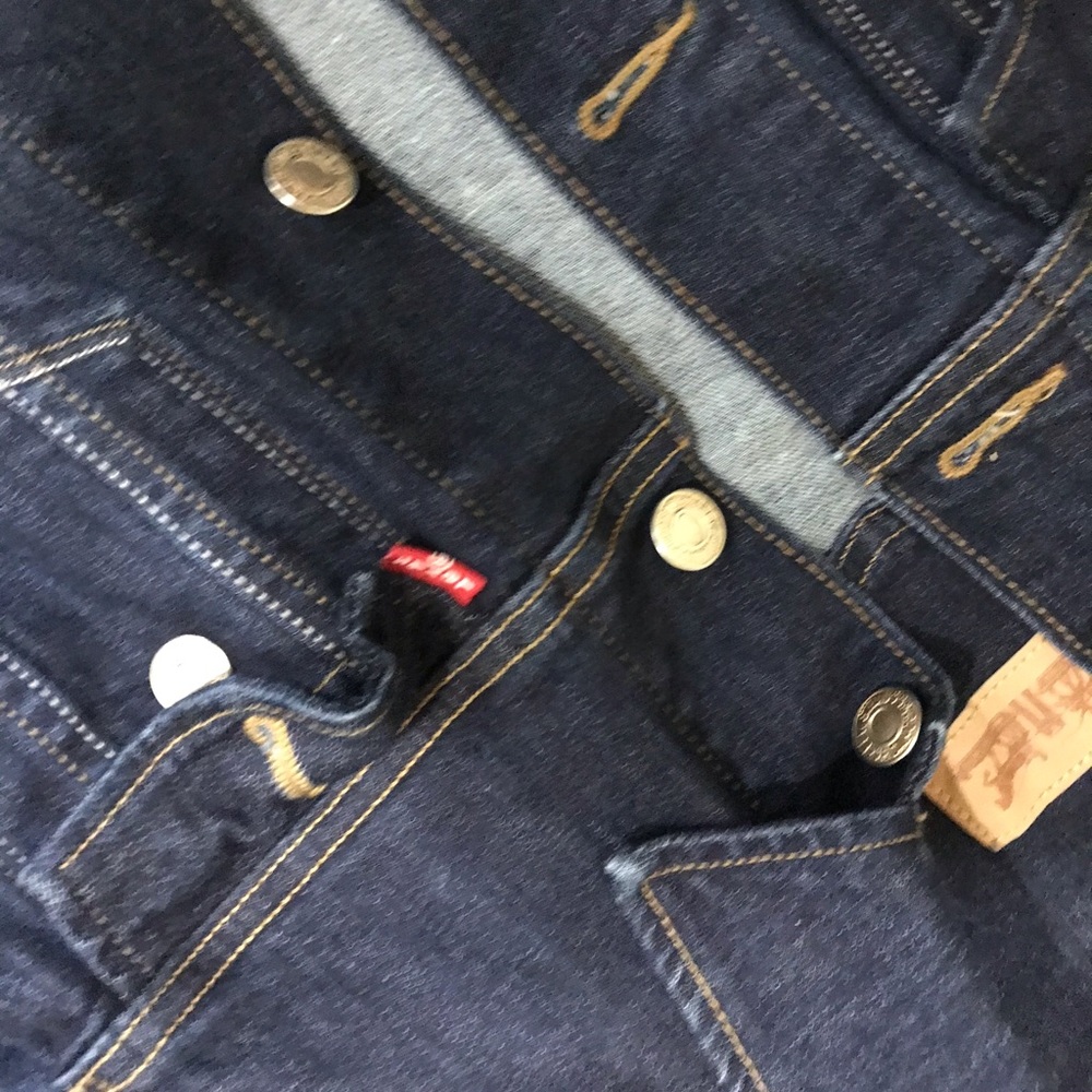 Levi’s Denim Jacket - Picture 3 of 10